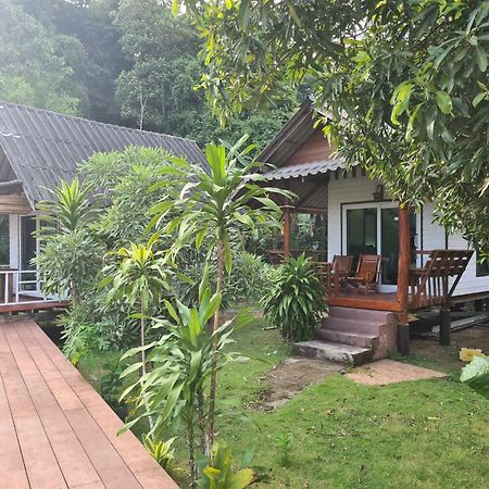 Отель Sunrise House Яо-Ной Экстерьер фото
